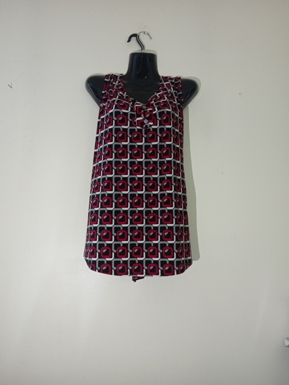 Jones Studio Geometric Tank Top - Black, White,Red